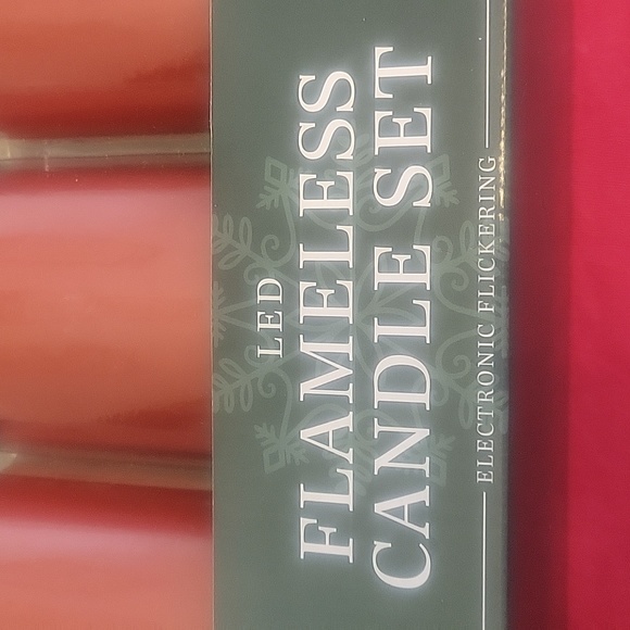 NIB Flameless candle set - Picture 3 of 8